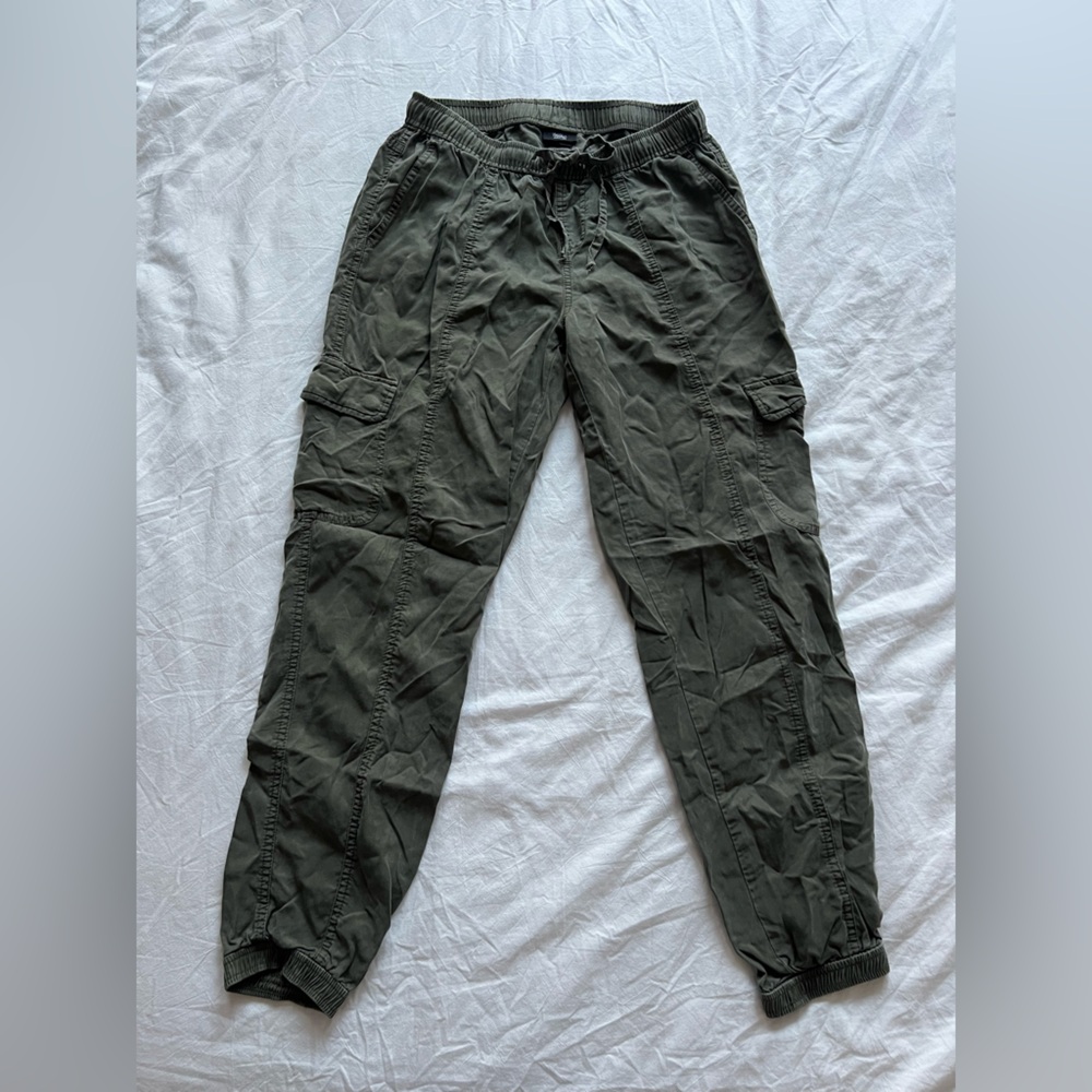 Army green cargo joggers XS